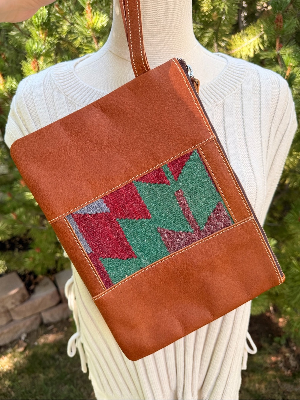 NWOT Daja Designs Southwest Kilim Woven Leather Wristlet Clutch Tan Geometric